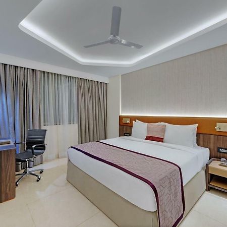 The Fern Residency Karad Hotel Екстериор снимка