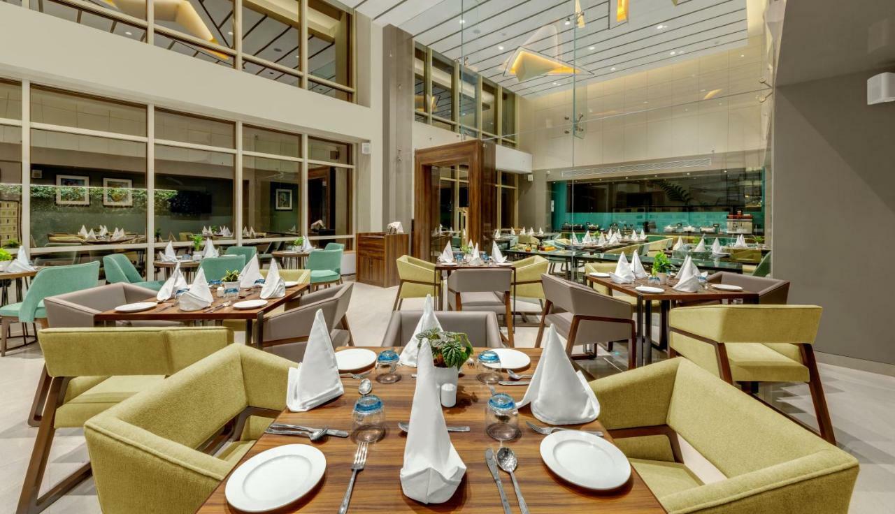 The Fern Residency Karad Hotel Екстериор снимка