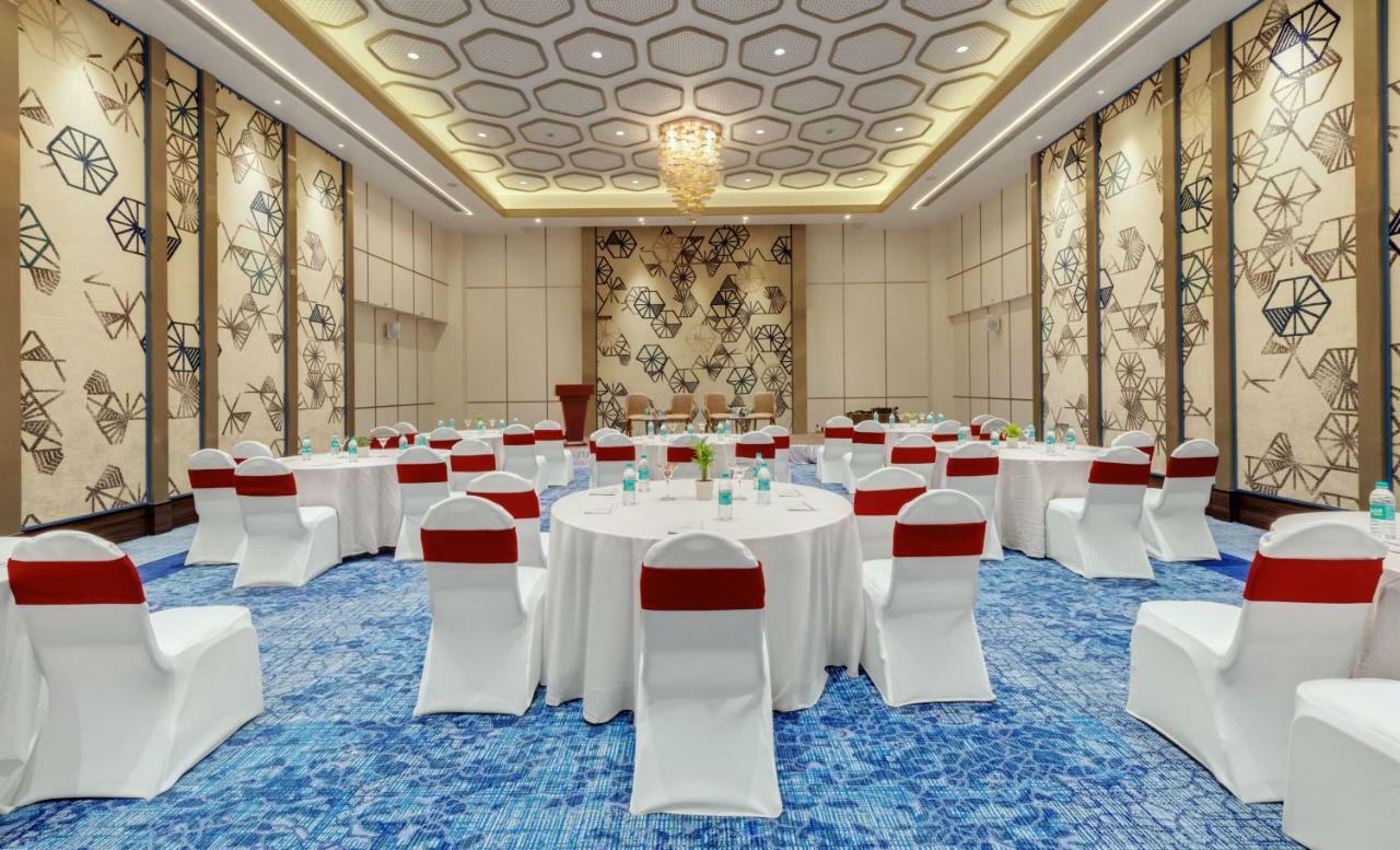 The Fern Residency Karad Hotel Екстериор снимка