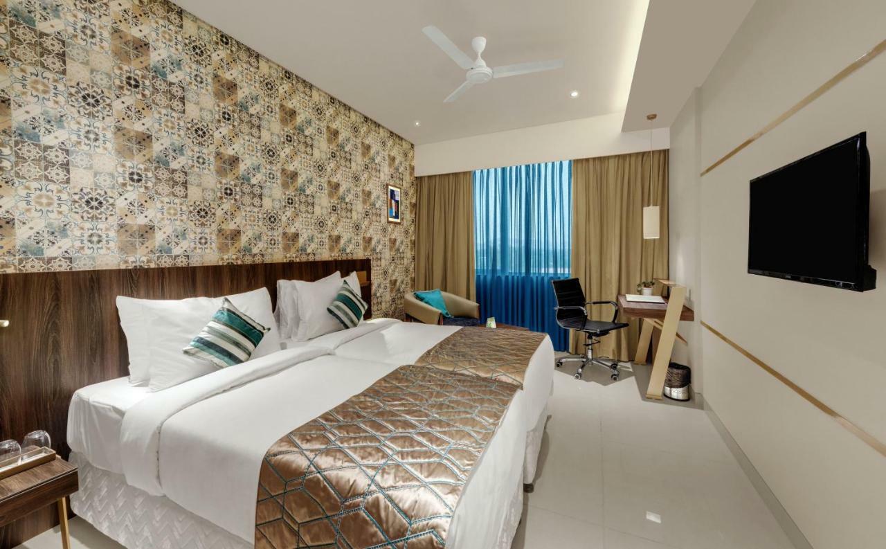 The Fern Residency Karad Hotel Екстериор снимка