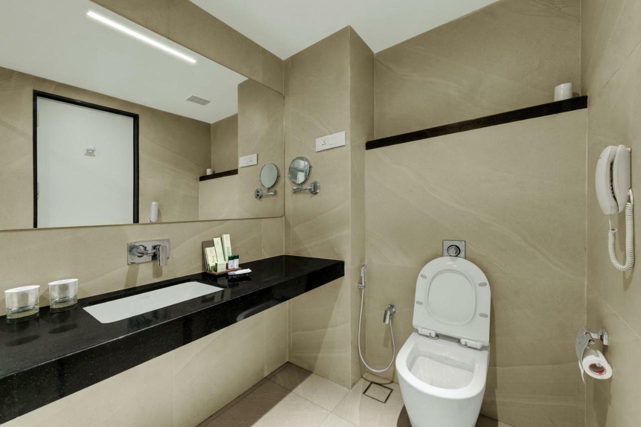 The Fern Residency Karad Hotel Екстериор снимка