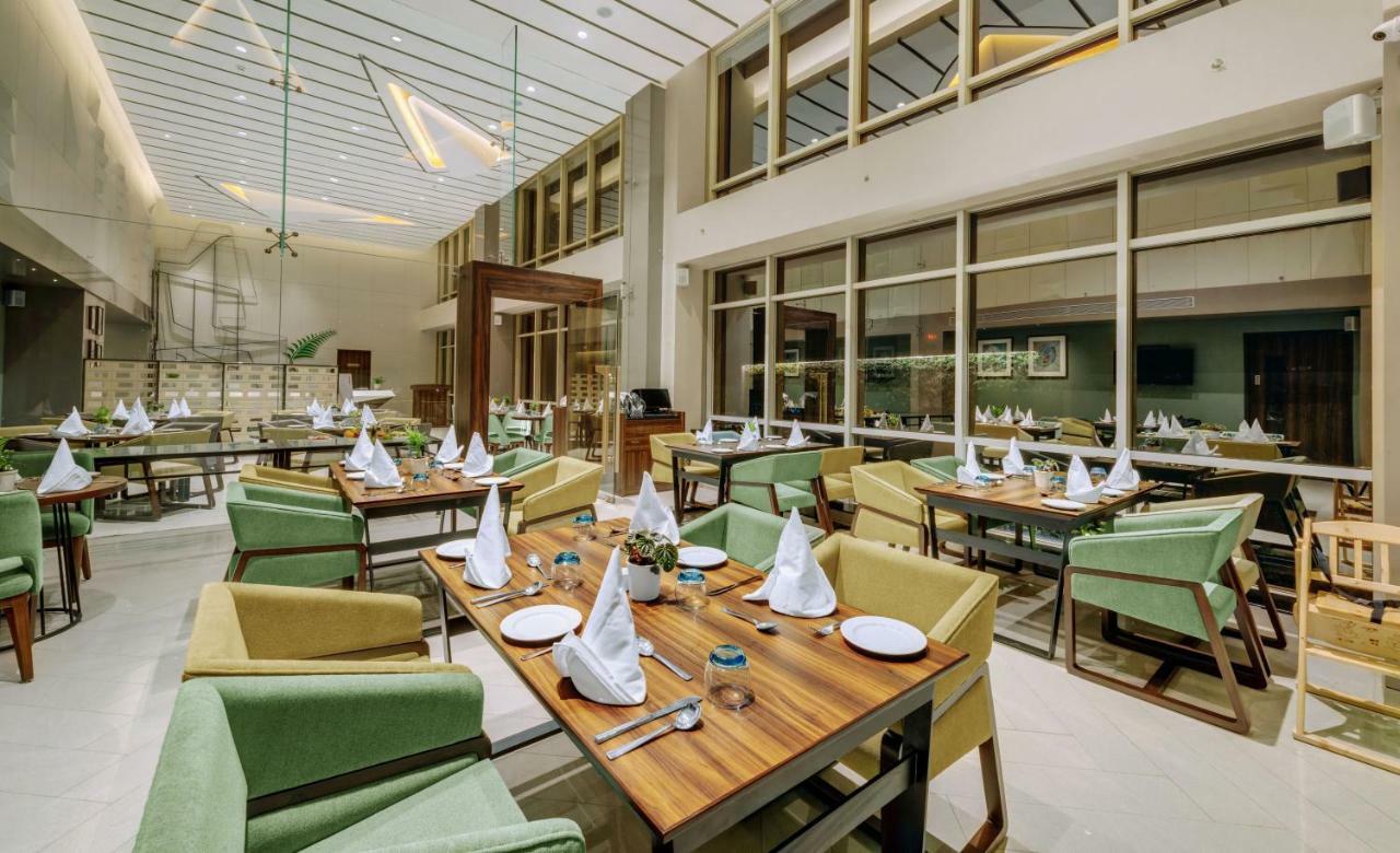 The Fern Residency Karad Hotel Екстериор снимка