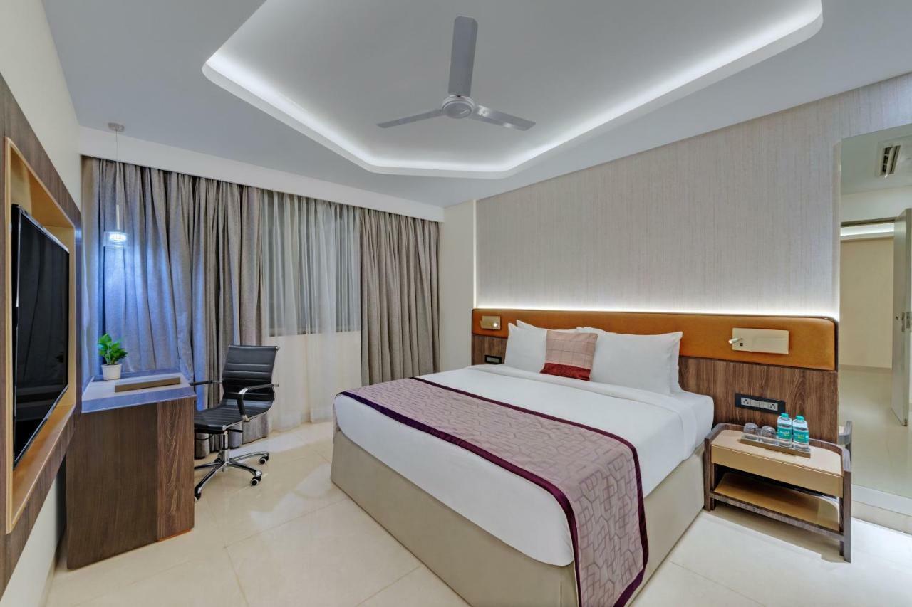The Fern Residency Karad Hotel Екстериор снимка