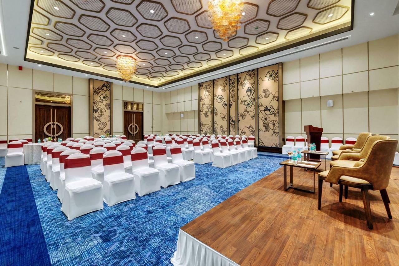 The Fern Residency Karad Hotel Екстериор снимка