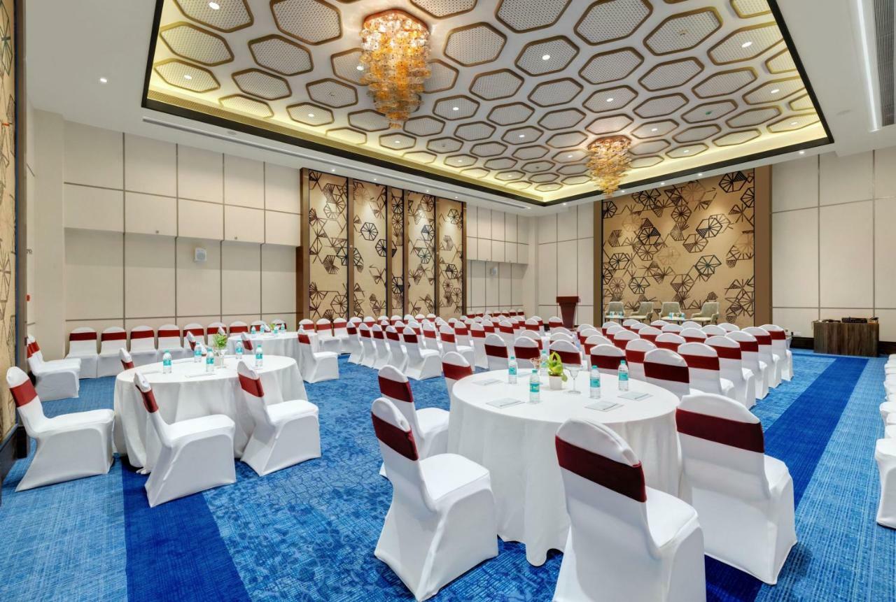 The Fern Residency Karad Hotel Екстериор снимка