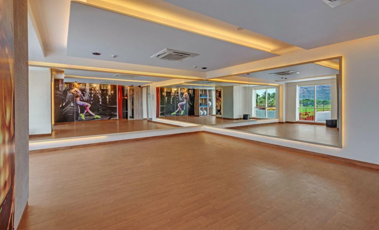 The Fern Residency Karad Hotel Екстериор снимка